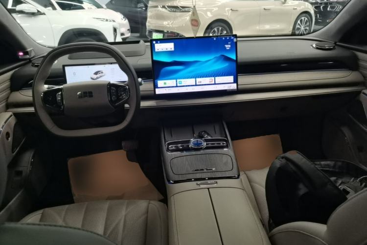 Used Geely Galaxy 8 2025 130km EM-P Starship Edition Center Console