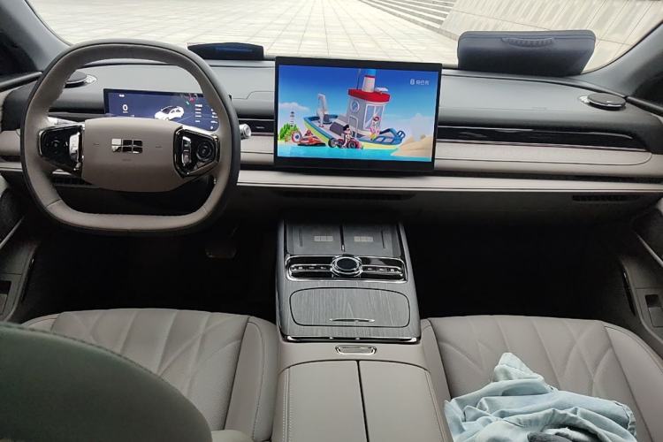 Used Geely Galaxy 8 2025 130km EM-i Deluxe Edition Center Console