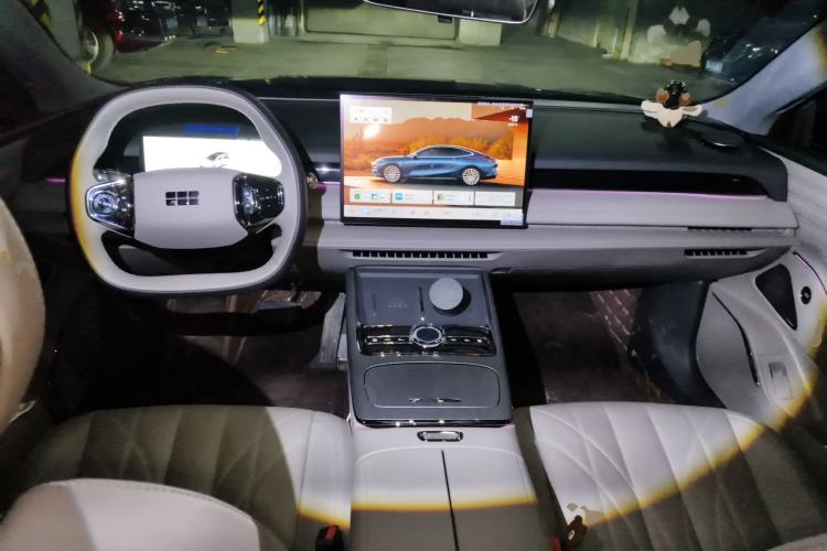 Used Geely Galaxy 8 2025 130km EM-i Deluxe Edition Center Console