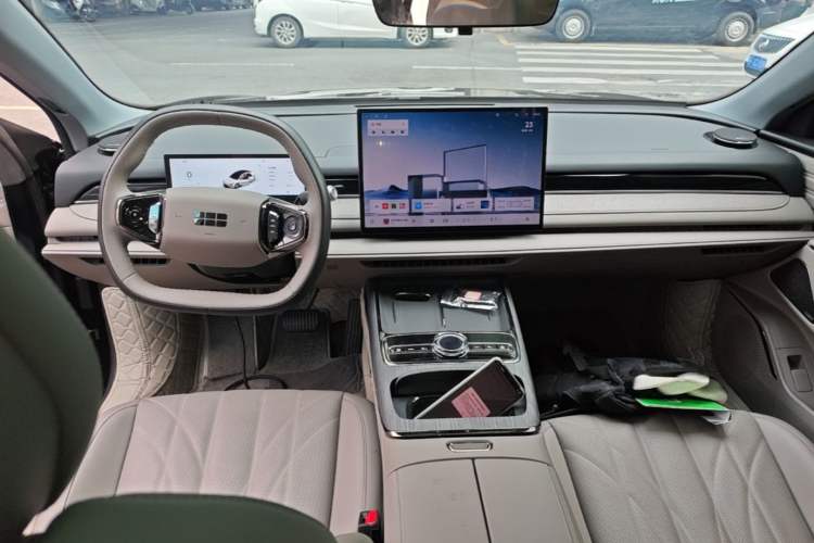 Used Geely Galaxy 8 2025 130km EM-i Deluxe Edition Center Console