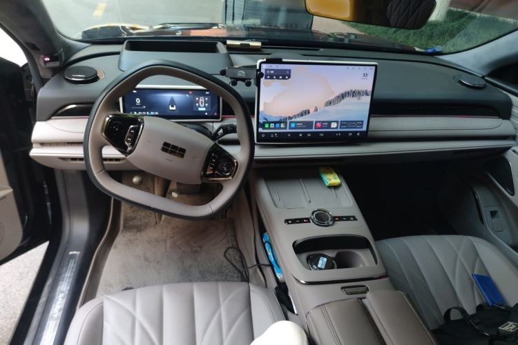 Used Geely Galaxy 8 2025 130km EM-i Flagship Edition Center Console