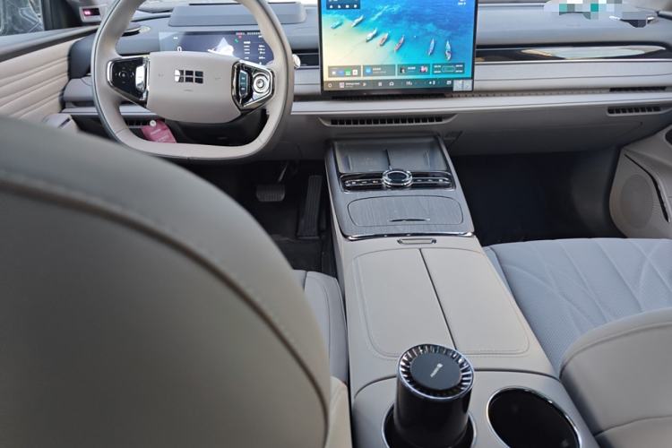 Used Geely Galaxy 8 2025 130km EM-i Flagship Edition Center Console