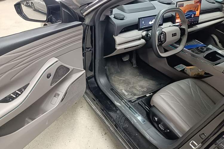 Used Geely Galaxy 8 2025 130km EM-P Starship Edition Driver Seat
