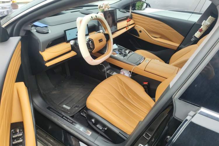 Used Geely Galaxy 8 2025 130km EM-i Flagship Edition Driver Seat