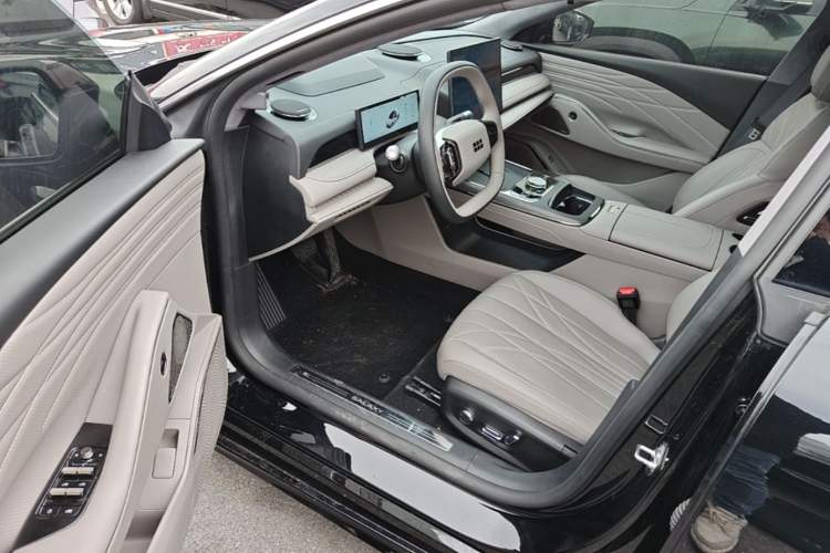 Used Geely Galaxy 8 2025 130km EM-P Starship Edition Driver Seat