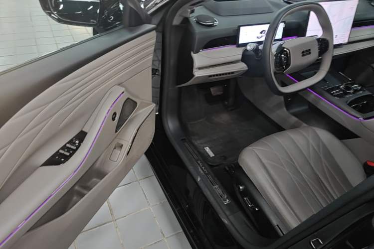 Used Geely Galaxy 8 2025 130km EM-P Starship Edition Driver Seat
