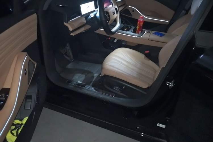 Used Geely Galaxy 8 2025 130km EM-i Deluxe Edition Driver Seat