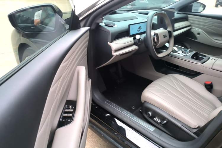 Used Geely Galaxy 8 2025 130km EM-P Starship Edition Driver Seat