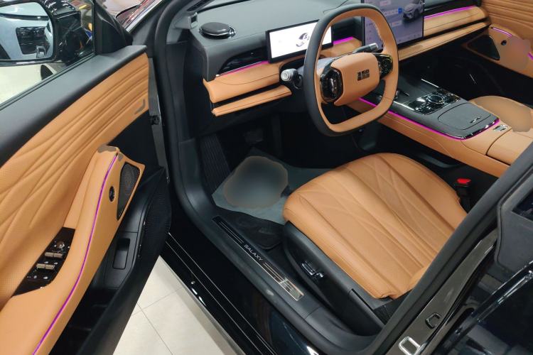 Used Geely Galaxy 8 2025 130km EM-i Prestige Edition Driver Seat