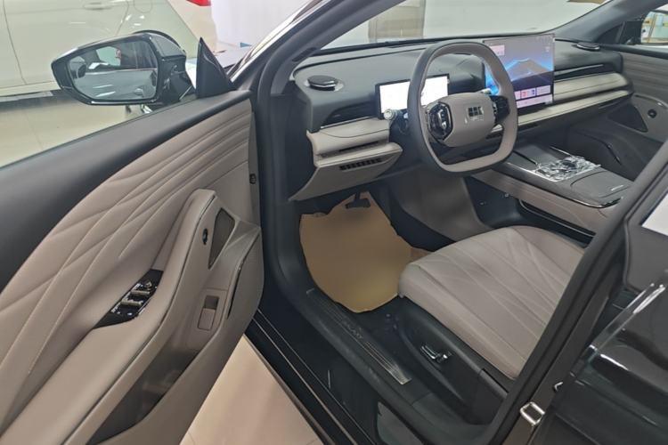 Used Geely Galaxy 8 2025 60km EM-i Luxury Edition Driver Seat