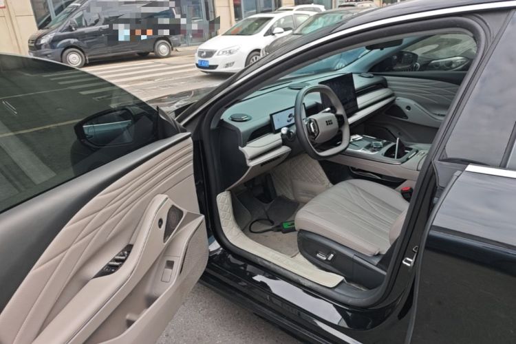 Used Geely Galaxy 8 2025 130km EM-i Deluxe Edition Driver Seat