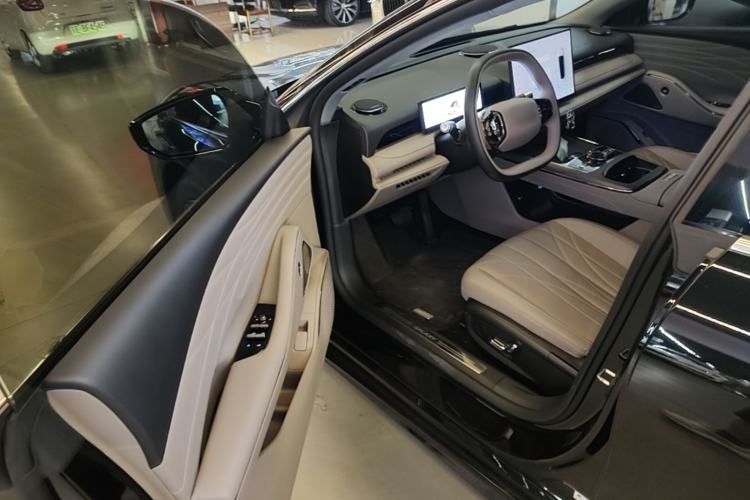 Used Geely Galaxy 8 2025 130km EM-i Deluxe Edition Driver Seat
