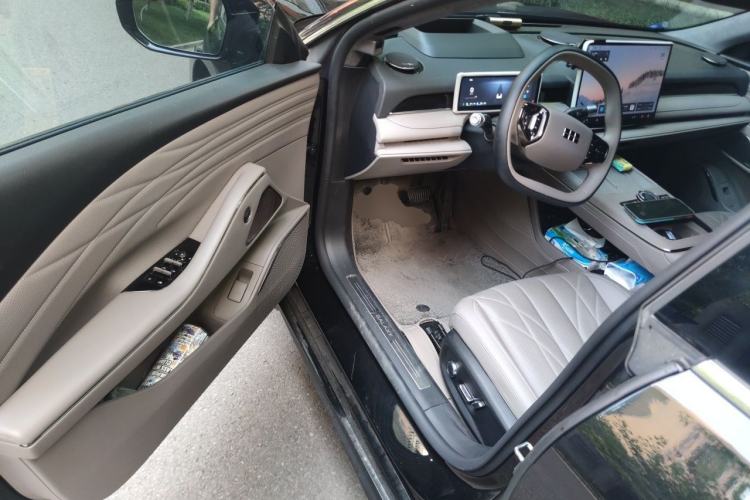 Used Geely Galaxy 8 2025 130km EM-i Flagship Edition Driver Seat