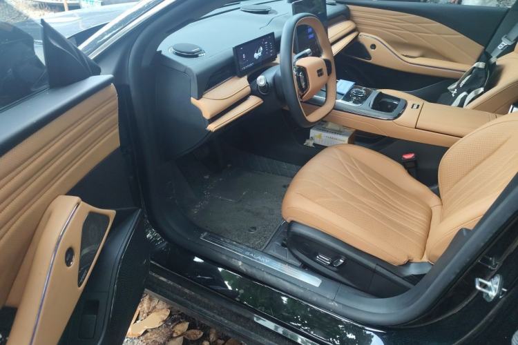 Used Geely Galaxy 8 2025 130km EM-i Deluxe Edition Driver Seat