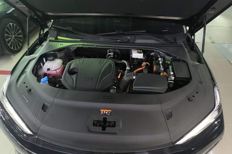 Used Geely Galaxy 8 2025 130km EM-i Deluxe Edition Engine Bay