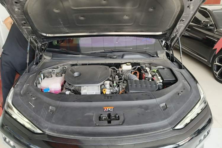 Used Geely Galaxy 8 2025 130km EM-P Starship Edition Engine Bay
