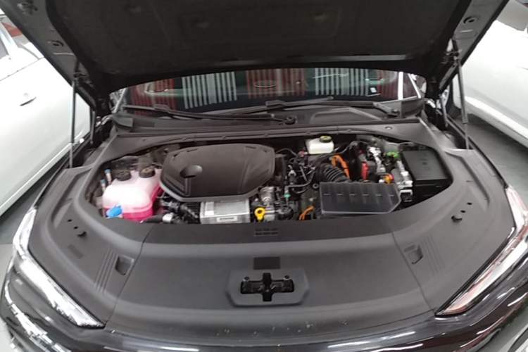 Used Geely Galaxy 8 2025 130km EM-P Starship Edition Engine Bay