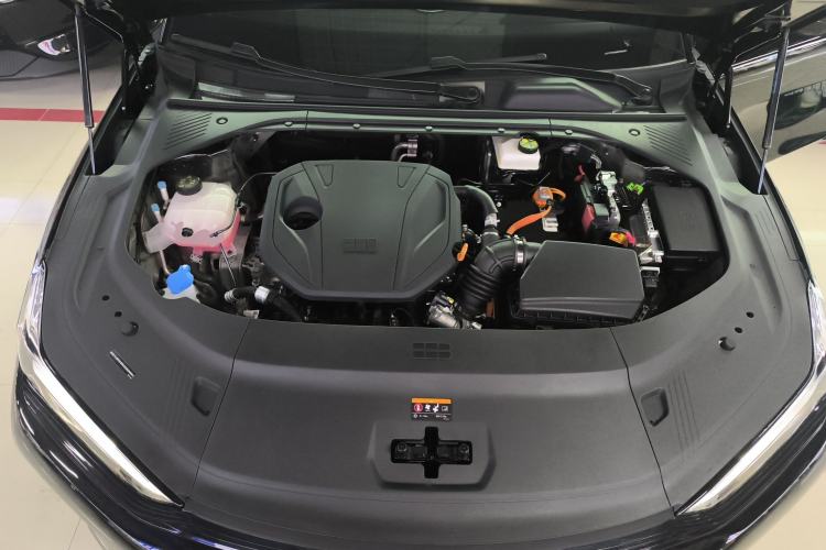 Used Geely Galaxy 8 2025 130km EM-i Deluxe Edition Engine Bay
