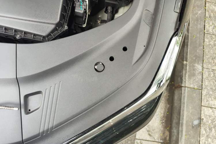 Used Geely Galaxy 8 2025 130km EM-i Deluxe Edition Engine Bay Left