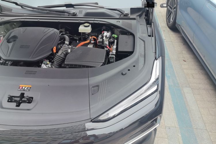 Used Geely Galaxy 8 2025 130km EM-i Flagship Edition Engine Bay Left