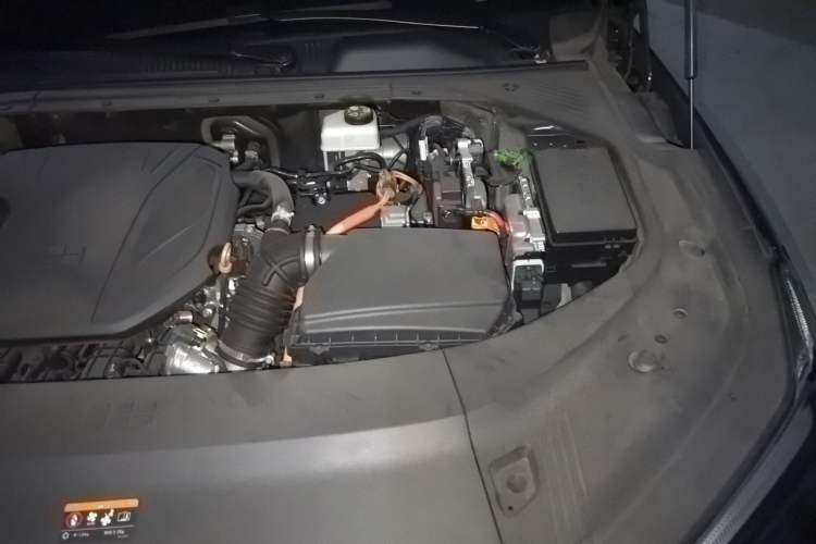 Used Geely Galaxy 8 2025 130km EM-i Deluxe Edition Engine Bay Left