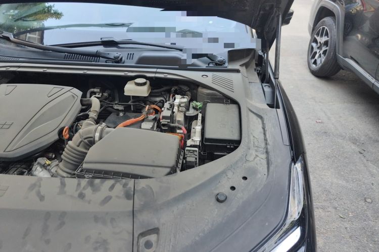 Used Geely Galaxy 8 2025 130km EM-i Flagship Edition Engine Bay Left