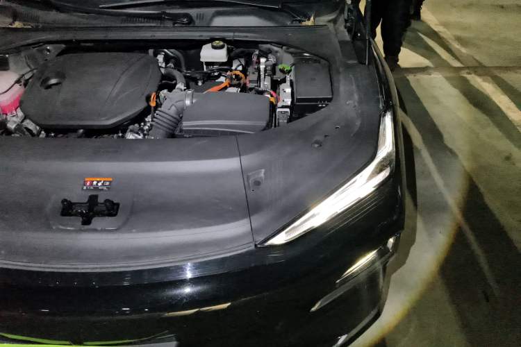 Used Geely Galaxy 8 2025 130km EM-i Deluxe Edition Engine Bay Left
