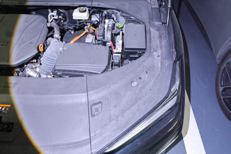 Used Geely Galaxy 8 2025 130km EM-i Prestige Edition Engine Bay Left