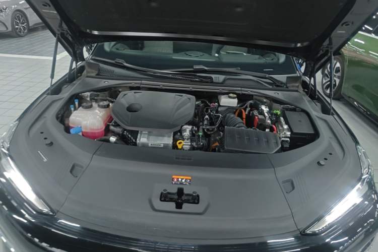 Used Geely Galaxy 8 2025 130km EM-P Starship Edition Engine Bay