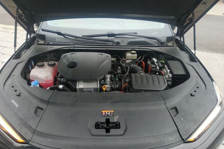 Used Geely Galaxy 8 2025 130km EM-P Starship Edition Engine Bay