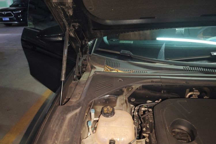 Used Geely Galaxy 8 2025 130km EM-i Prestige Edition Engine Bay Right