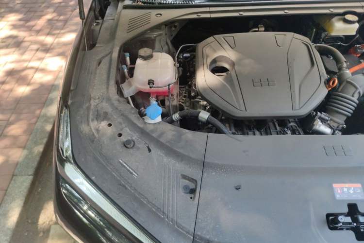 Used Geely Galaxy 8 2025 130km EM-i Flagship Edition Engine Bay Right