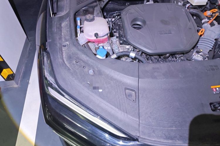 Used Geely Galaxy 8 2025 130km EM-i Prestige Edition Engine Bay Right