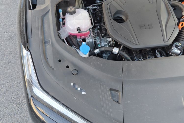 Used Geely Galaxy 8 2025 130km EM-i Flagship Edition Engine Bay Right