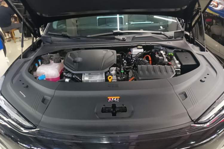 Used Geely Galaxy 8 2025 130km EM-P Exploration Edition Engine Bay
