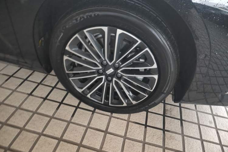 Used Geely Galaxy 8 2025 130km EM-i Prestige Edition Exterior 1