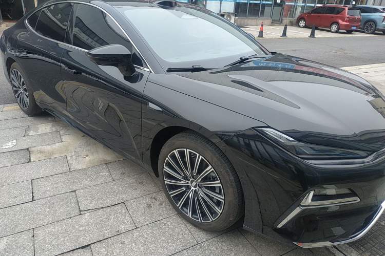Used Geely Galaxy 8 2025 130km EM-P Starship Edition Exterior 1