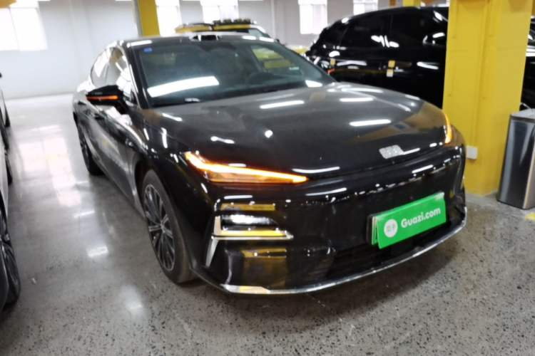 Used Geely Galaxy 8 2025 130km EM-P Starship Edition Exterior 1