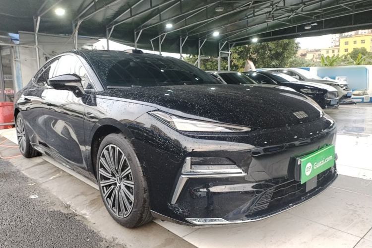 Used Geely Galaxy 8 2025 130km EM-P Starship Edition Exterior 1