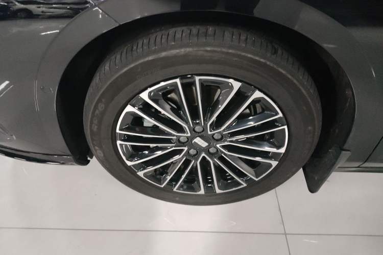 Used Geely Galaxy 8 2025 130km EM-i Deluxe Edition Exterior 1