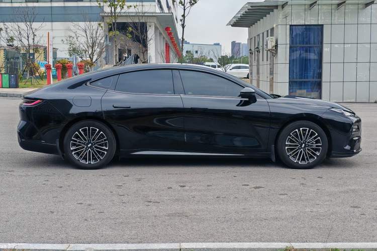 Used Geely Galaxy 8 2025 130km EM-i Deluxe Edition Exterior 10