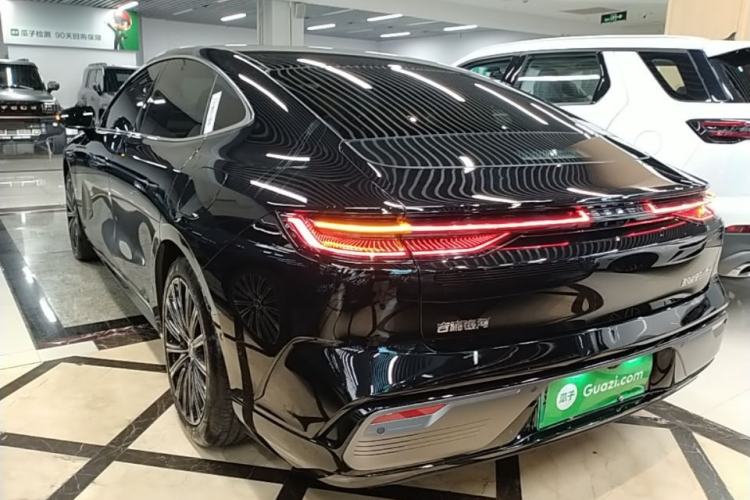Used Geely Galaxy 8 2025 130km EM-P Starship Edition Exterior 2