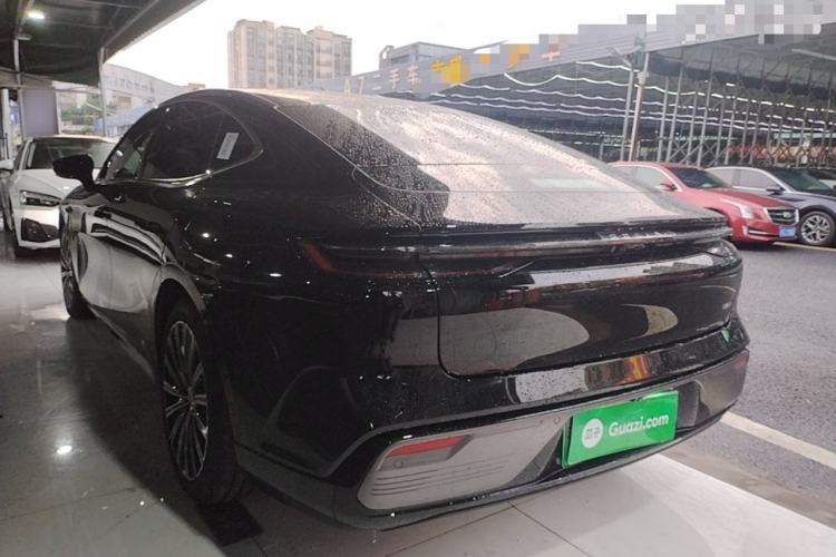 Used Geely Galaxy 8 2025 130km EM-P Starship Edition Exterior 2
