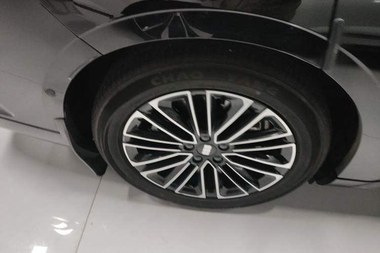 Used Geely Galaxy 8 2025 130km EM-i Deluxe Edition Exterior 2