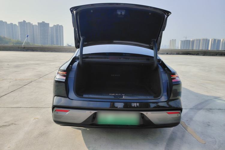 Used Geely Galaxy 8 2025 130km EM-i Deluxe Edition Exterior 3