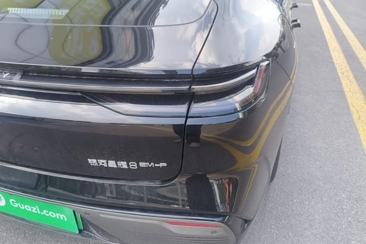Used Geely Galaxy 8 2025 130km EM-P Starship Edition Exterior 3