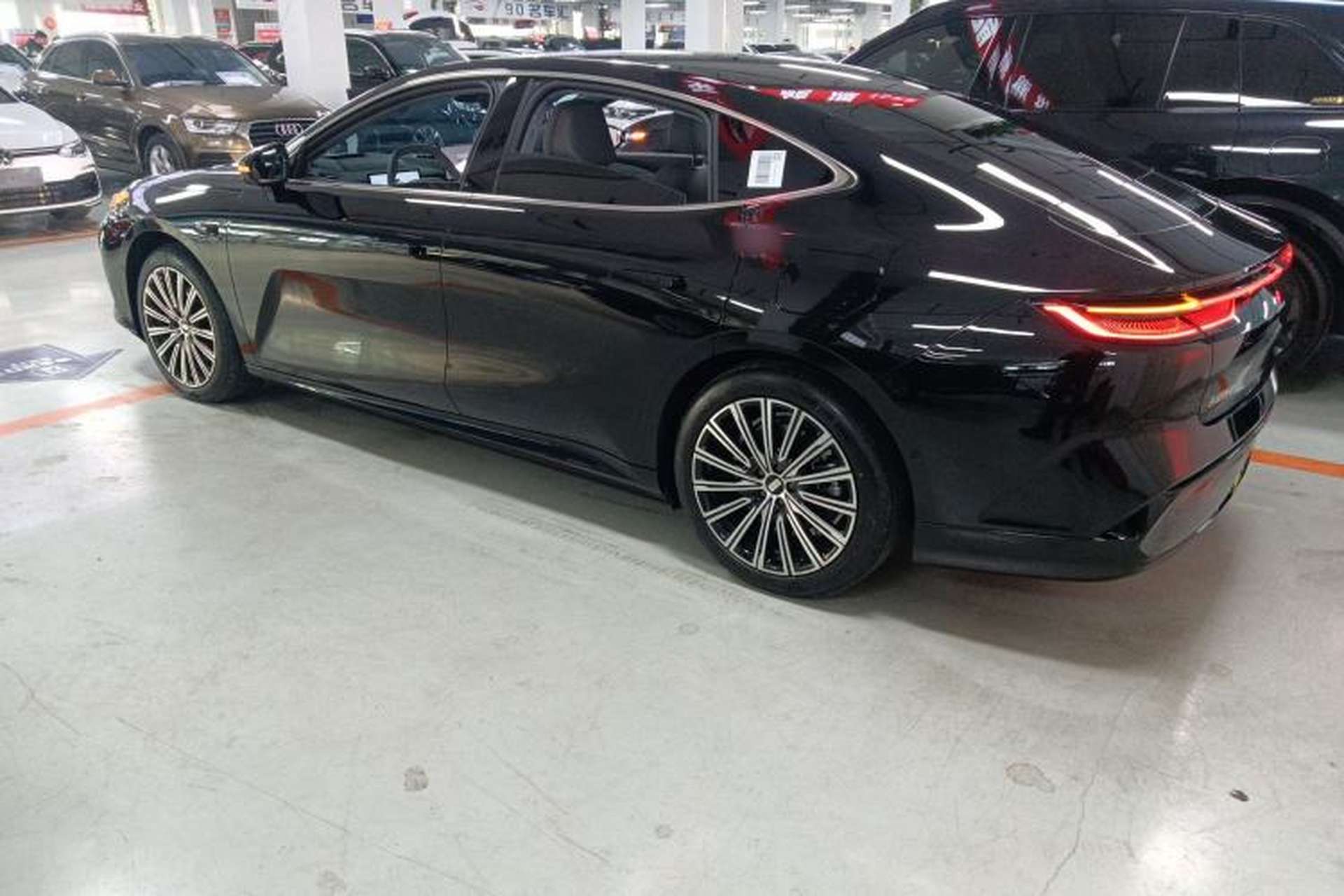 Used Geely Galaxy 8 2025 130km EM-P Starship Edition Exterior 3