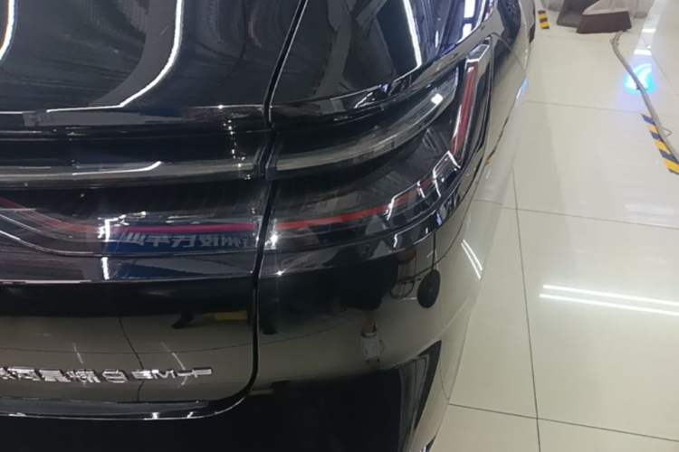 Used Geely Galaxy 8 2025 130km EM-P Exploration Edition Exterior 3