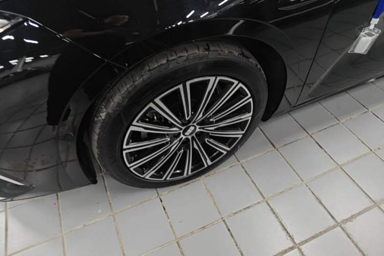 Used Geely Galaxy 8 2025 130km EM-P Starship Edition Exterior 4