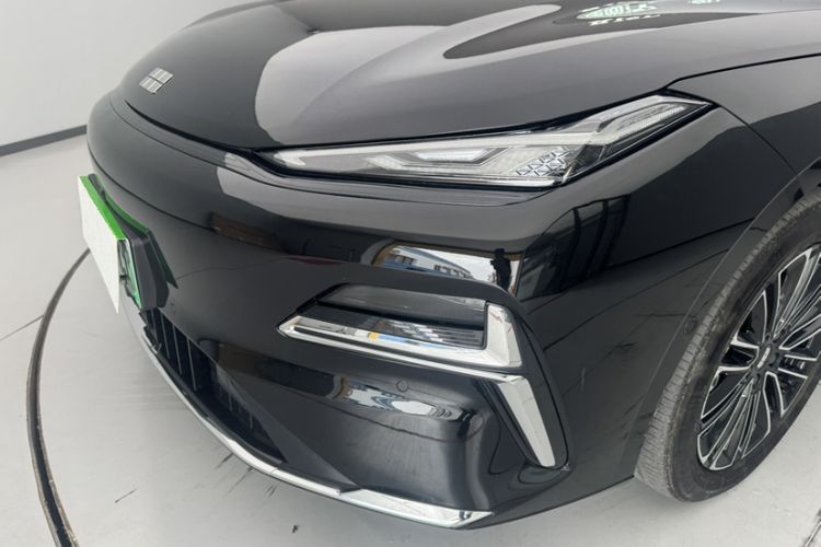 Used Geely Galaxy 8 2025 130km EM-i Deluxe Edition Exterior 4